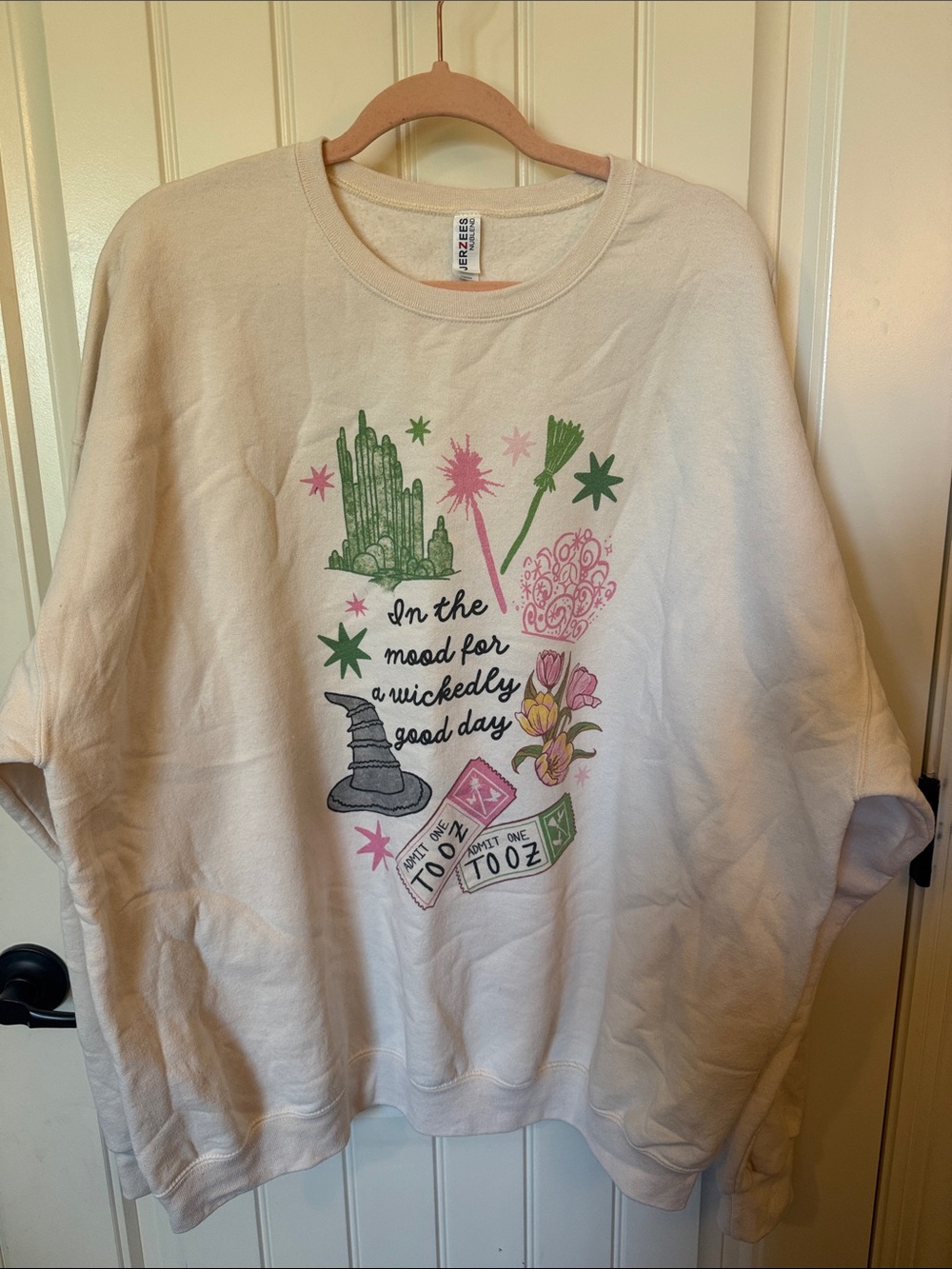 Cream Graphic Sweatshirt - Wicked Theme